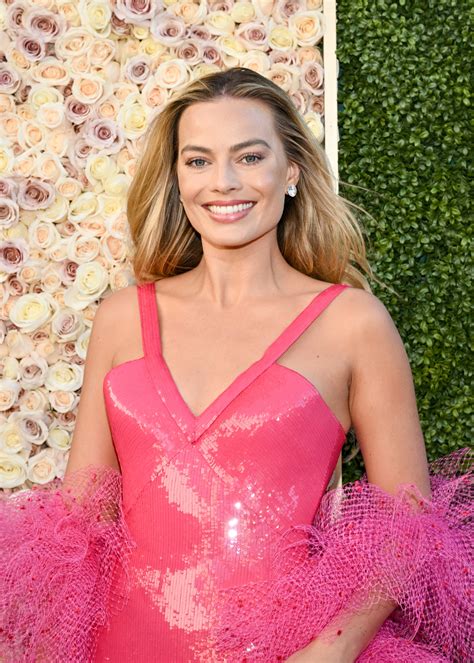 Margot Robbie golden globes